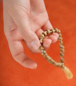 How to use a mala?