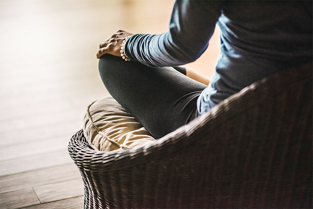 5 Best Meditation Chairs For A Comfortable Practice Awake Mindful